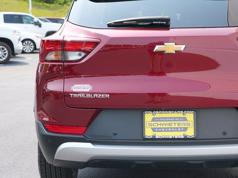 Used 2024 Chevrolet TrailBlazer LT w/ LT Cold Weather Package FWD image 10