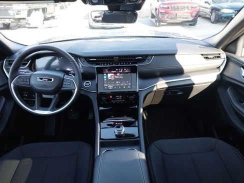 New 2025 Jeep Grand Cherokee L Laredo w/ Luxury Tech Group I image 8