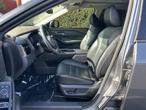 Used 2022 Nissan Rogue SL image 11