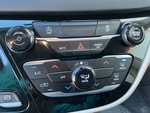 Used 2023 Chrysler Voyager LX FWD image 52
