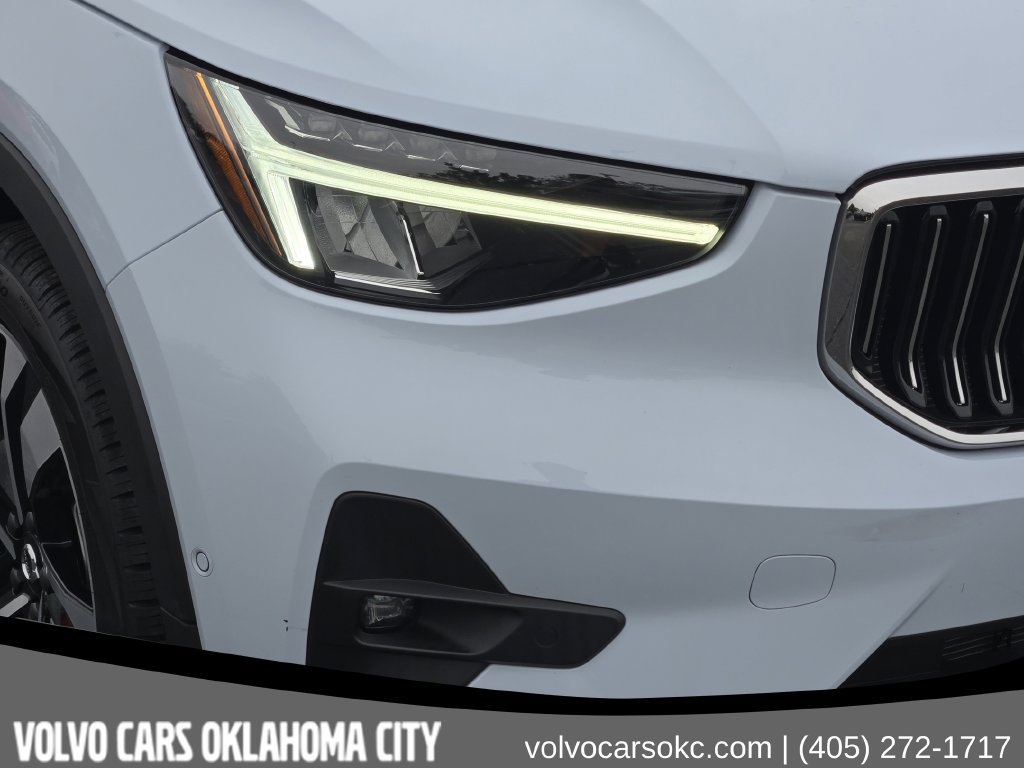 Certified 2024 Volvo XC40 B5 Plus w/ Protection Package Premier AWD/4WD image 9