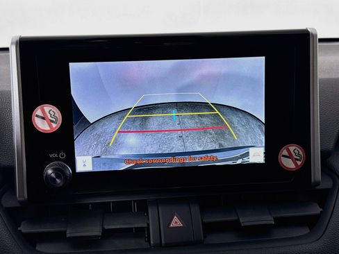 Used 2025 Toyota RAV4 LE AWD/4WD image 15
