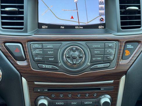 Used 2017 Nissan Pathfinder Platinum w/ Family Entertainment Package AWD/4WD image 28