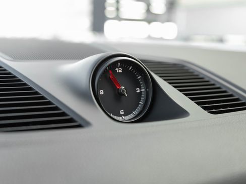 Used 2022 Porsche Cayenne Platinum Edition image 23