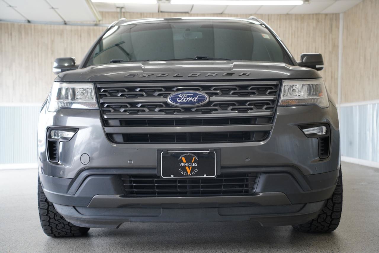 Used 2018 Ford Explorer XLT w/ Equipment Group 202A AWD/4WD image 3