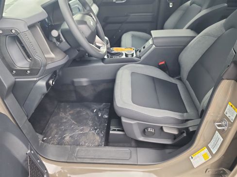 New 2025 Ford Bronco 4-Door image 12