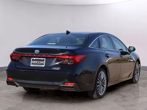 Used 2021 Toyota Avalon Limited w/ Advanced Safety Package FWD image 7