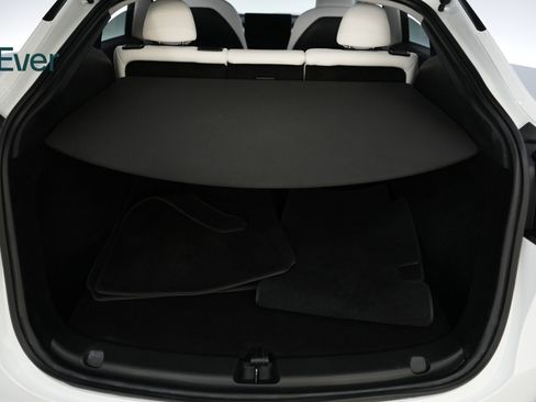 Used 2023 Tesla Model Y Long Range image 8