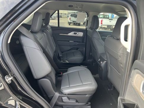 New 2025 Ford Explorer Active w/ Active Comfort Package image 10