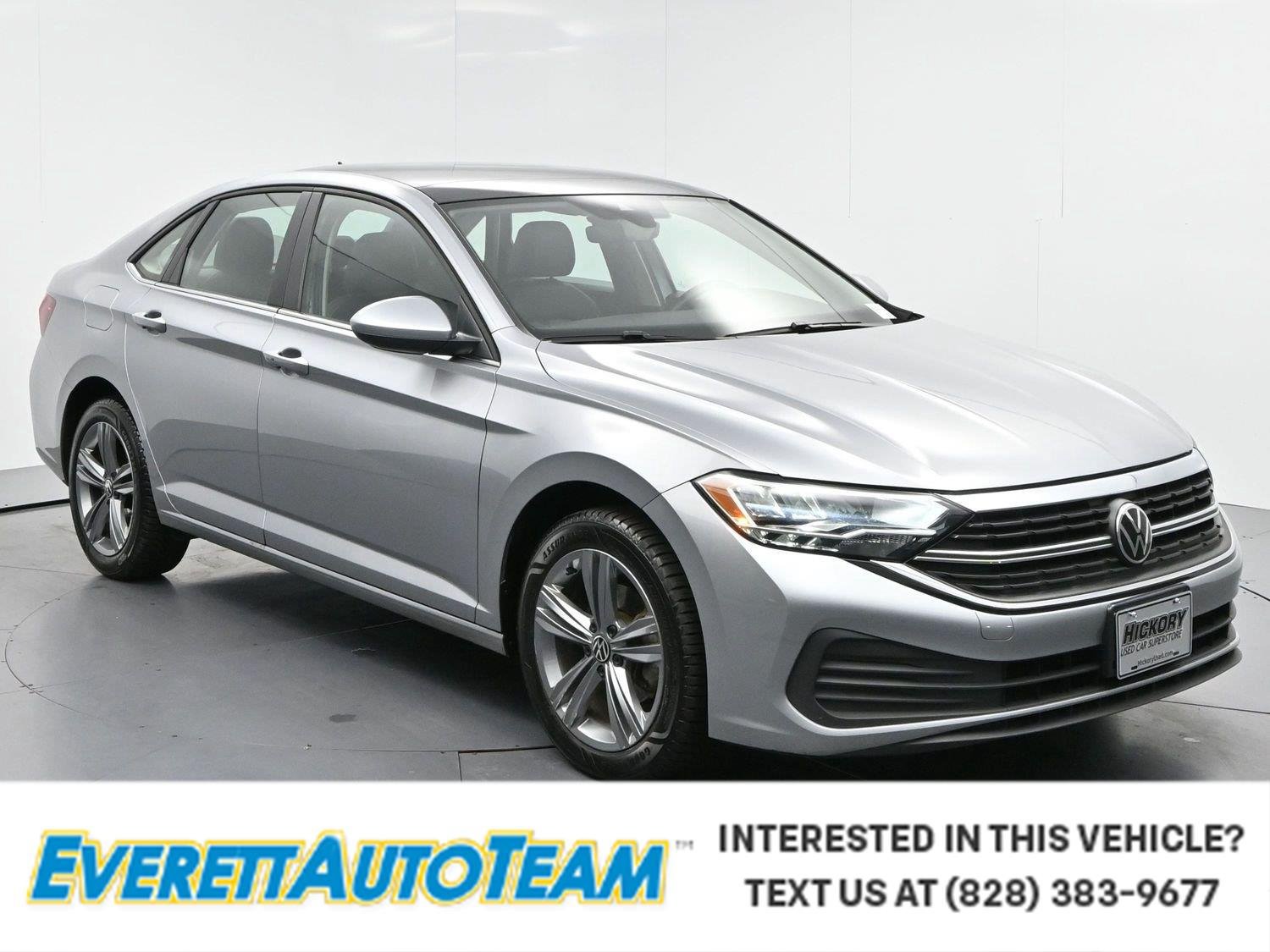 Used 2024 Volkswagen Jetta SE FWD image 1