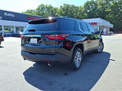 Used 2023 Chevrolet Traverse LT AWD/4WD image 5
