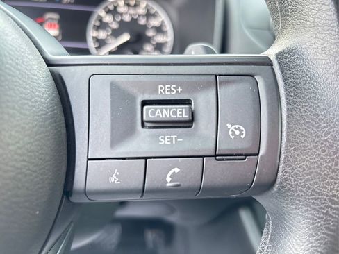 Used 2023 Nissan Rogue S image 25