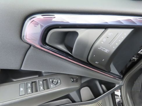 Certified 2025 BMW X3 xDrive30i w/ Convenience Package image 24