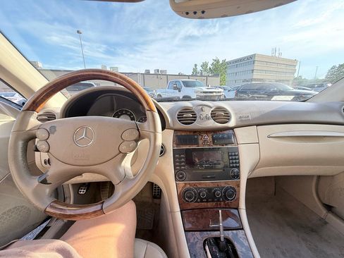 Used 2006 Mercedes-Benz CLK 350 Cabriolet w/ Premium Pkg image 15
