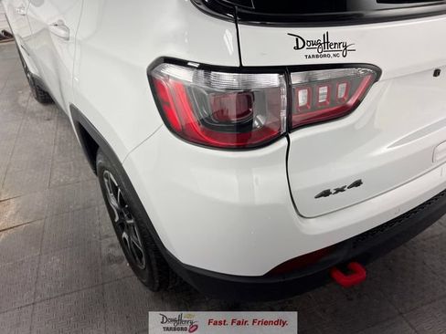 Used 2025 Jeep Compass Trailhawk AWD/4WD image 14