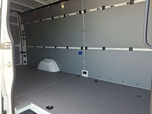 Used 2025 Mercedes-Benz Sprinter 2500 image 10