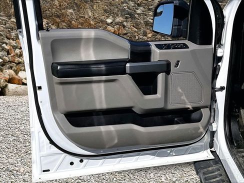 Used 2016 Ford F150 XLT image 19