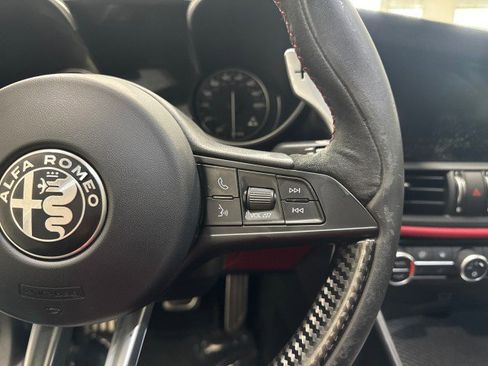 Used 2017 Alfa Romeo Giulia Quadrifoglio image 59