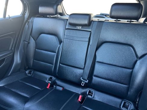 Used 2018 Mercedes-Benz GLA 250 250 4 MATIC image 11