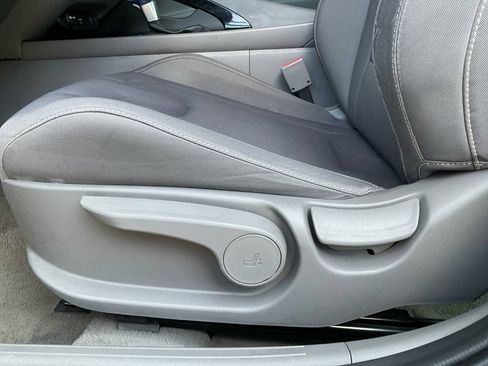 Used 2025 Hyundai Elantra SEL FWD image 34