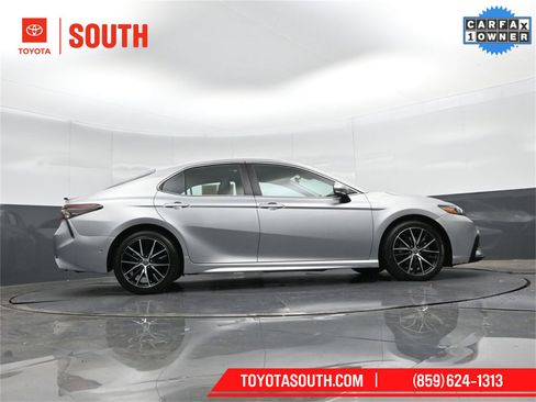 Used 2023 Toyota Camry SE image 43