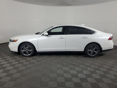 Certified 2023 Honda Accord EX image 7