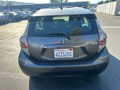 Used 2012 Toyota Prius C One image 2