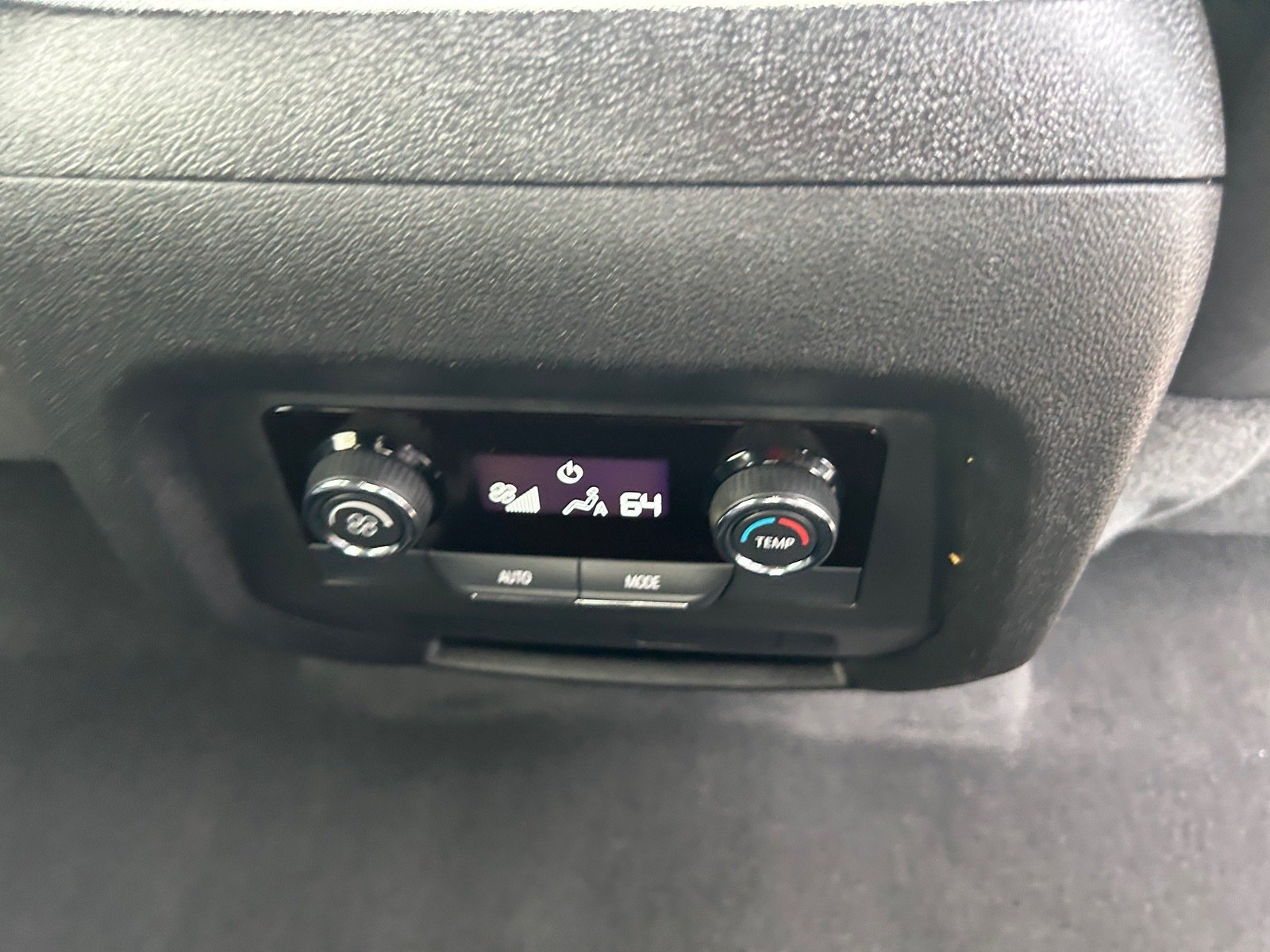 Used 2025 Chevrolet Traverse LT AWD/4WD image 17
