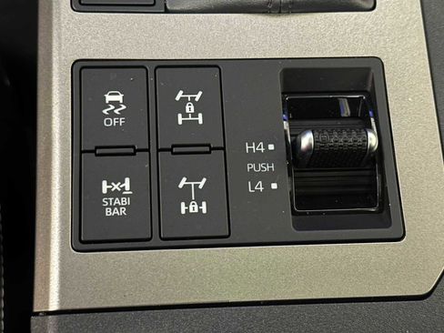 Certified 2025 Toyota Land Cruiser image 18