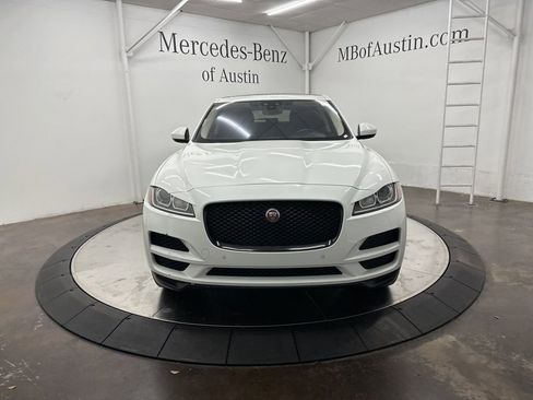 Used 2020 Jaguar F-PACE Premium image 2