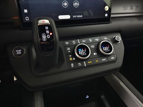 New 2025 Land Rover Defender 90 V8 image 33