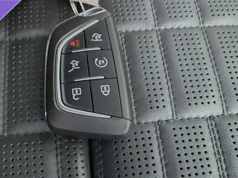 Used 2023 Cadillac Escalade Sport Platinum w/ LPO, ONYX Package image 39