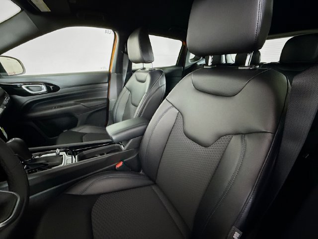 New 2026 Jeep Compass Latitude AWD/4WD image 20
