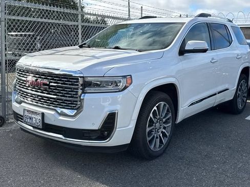 Used 2021 GMC Acadia Denali w/ Denali Technology Package FWD image 8