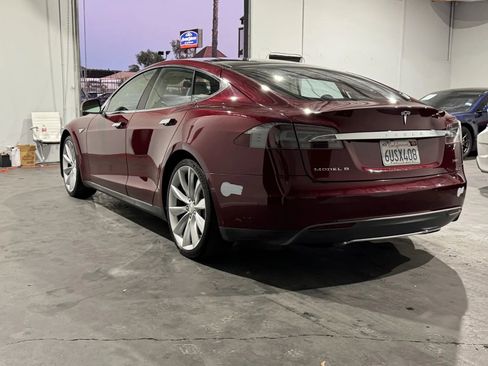 Used 2012 Tesla Model S Performance image 2