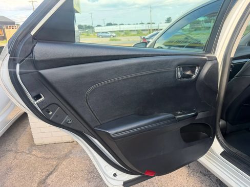 Used 2013 Toyota Avalon XLE Premium FWD image 12