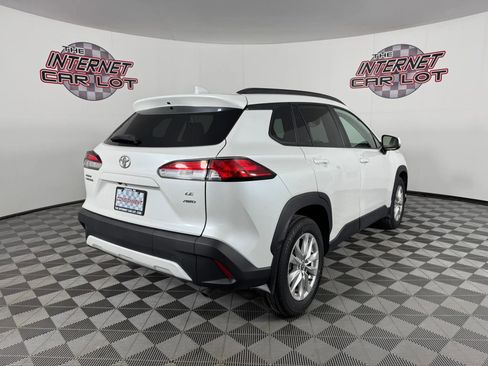 Used 2023 Toyota Corolla Cross LE image 7