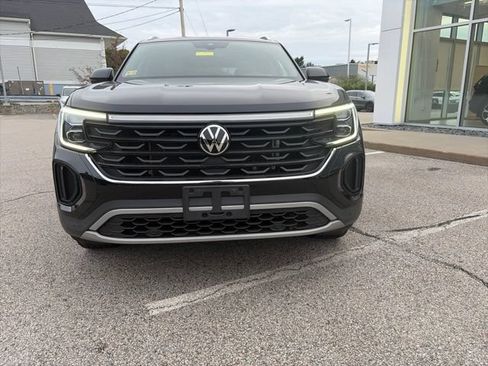 Used 2024 Volkswagen Atlas Cross Sport SE w/ Panoramic Sunroof Package AWD/4WD image 8