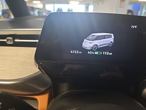 Used 2025 Volkswagen ID. Buzz Pro S Plus AWD/4WD image 19