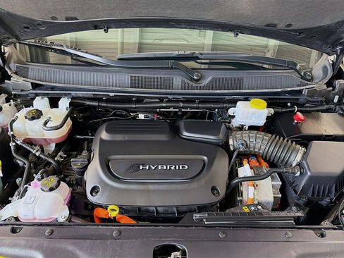 Used 2023 Chrysler Pacifica Limited image 34