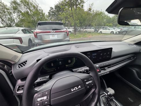Used 2025 Kia K4 FWD image 32