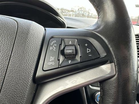 Used 2019 Chevrolet Trax LT w/ LT Convenience Package FWD image 15