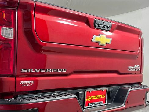 Used 2024 Chevrolet Silverado 2500 High Country w/ Technology Package AWD/4WD image 27
