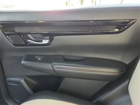 Used 2023 Honda CR-V Sport Touring image 13