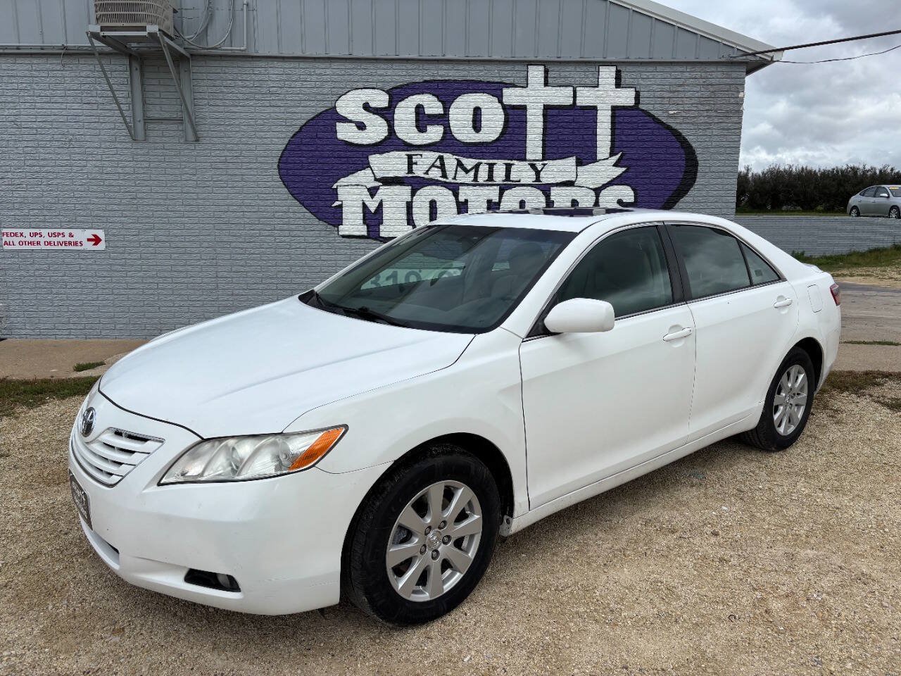 Used 2007 Toyota Camry XLE FWD image 1