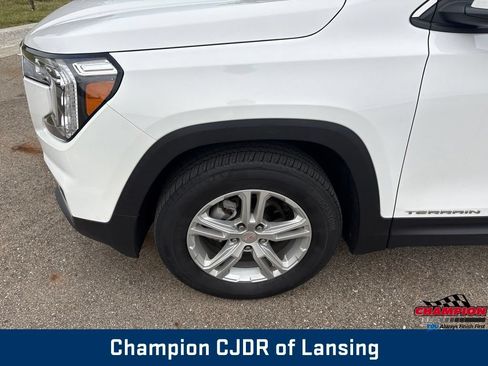 Used 2023 GMC Terrain SLE w/ Driver Convenience Package AWD/4WD image 35