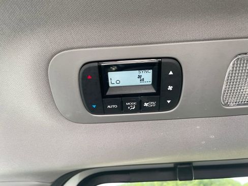 Used 2023 Honda Odyssey Elite image 23