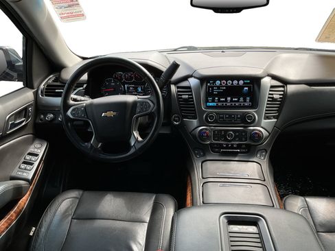 Used 2019 Chevrolet Suburban Premier AWD/4WD image 14