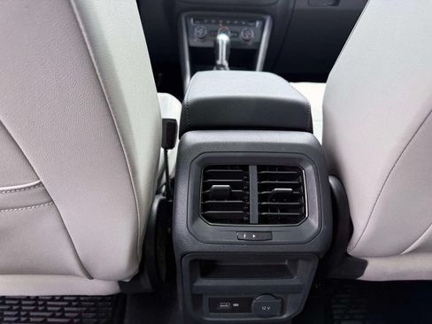 Used 2019 Volkswagen Tiguan SE AWD/4WD image 15