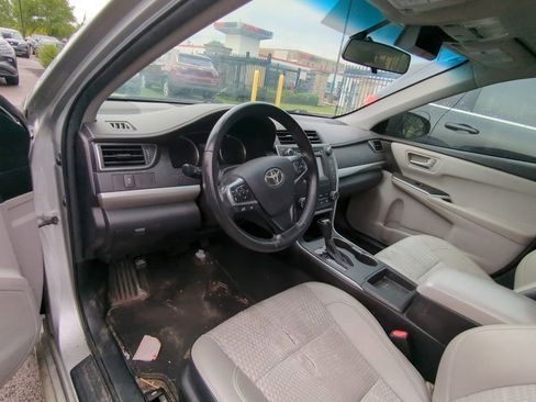 Used 2015 Toyota Camry SE w/ Moonroof Package FWD image 7